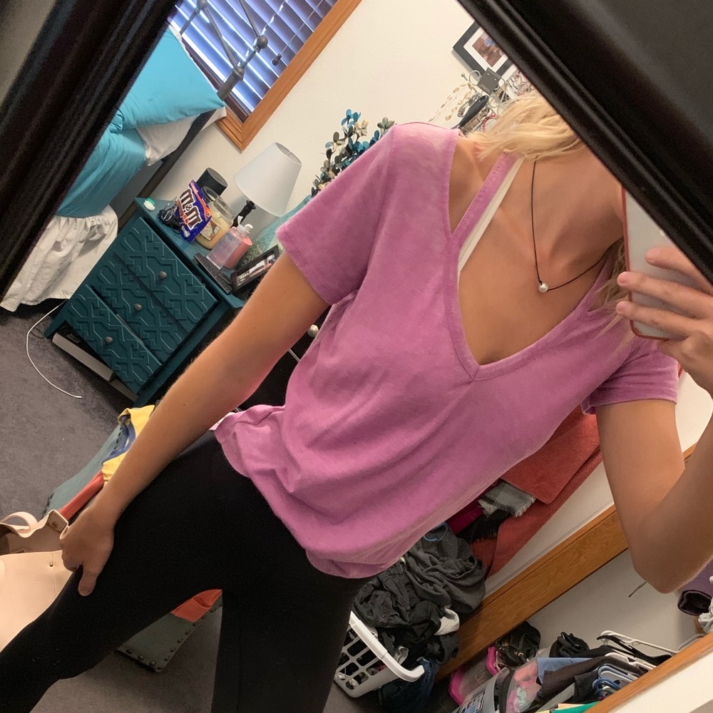 V-neck tee
